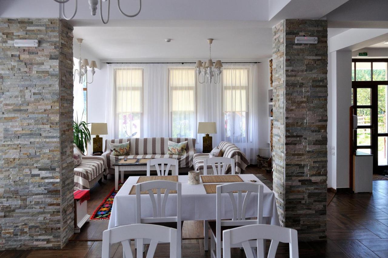 Hotel Pensiunea Doina Bucovinei Mînăstirea Humorului Exteriér fotografie