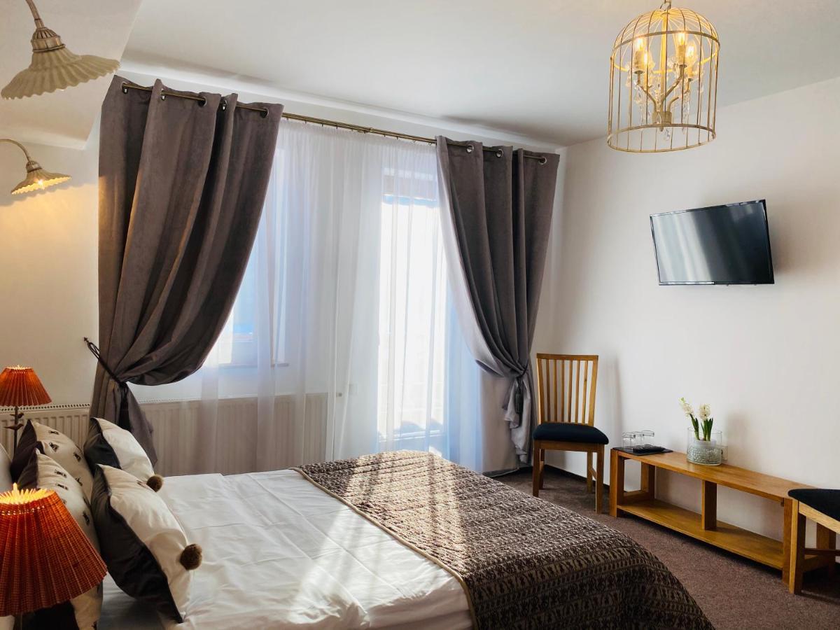Hotel Pensiunea Doina Bucovinei Mînăstirea Humorului Exteriér fotografie